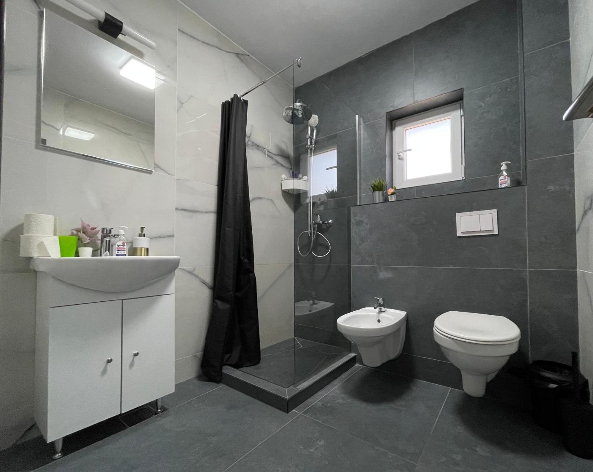 Amurresidence Sauna 5 Apartments Free Parking Iasi Bagian luar foto